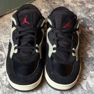 Nike Jordan 4 RM youth size 1